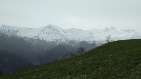 Vue arrière, Vanoise à gauche, vallée de la Maurienne