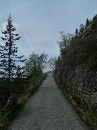En s’élevant vers Rundemanen dans le versant ouest de Blåmanen.