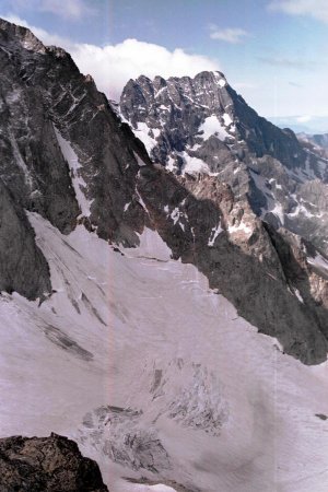 Le Sirac (3440m) domine le Valgaudemar.