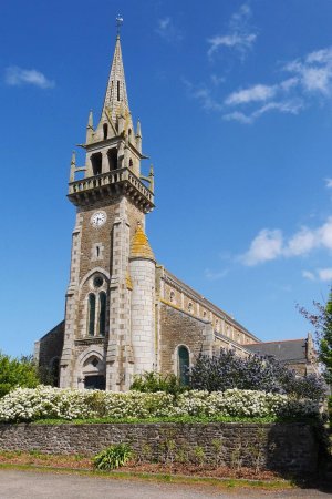 Départ de la randonnée près de l’église de Lancieux (XXème siècle).