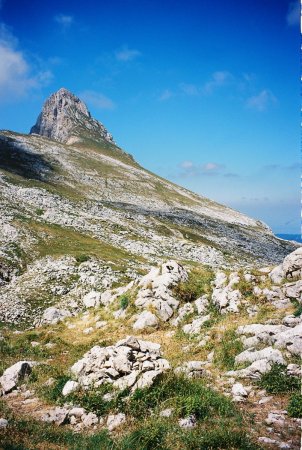La Grande Moucherolle (2284 m.) depuis le col des Deux Soeurs