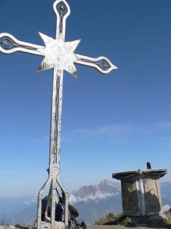 La croix et la table du sommet