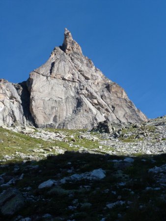 La face sud de l’Aiguille Dibona (3131 m)