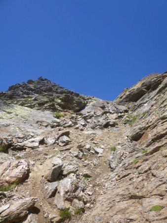 Le couloir d’éboulis au pied du sommet du Pic de l’Etang Fourcat