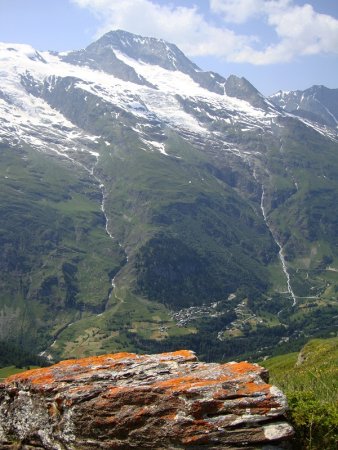 Le mont Pourri (3779m) et le mont Turia (3646m), dans le prolongement de l’arête nord.