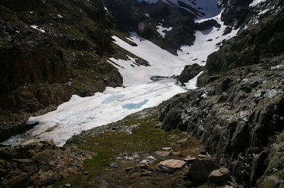 L’étang du Montcalm, encore gelé