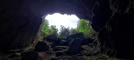 Entrée de la grotte de Pabro