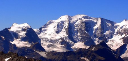 Le Piz Cambrena et le Piz Palü (avec vue sur l’itinéraire d’ascension) dont la Face Nord est haute de 800m.