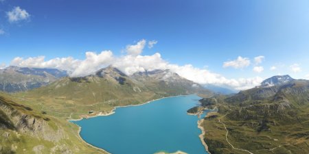 le lac du Mont Cenis, vue aérienne.