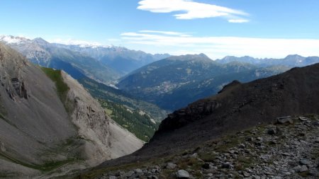 Col du Chaberton : vue vers l’Italie et la vallée qui méne à Suse.