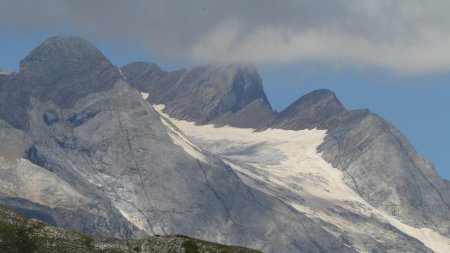 Le Vignemale (3298m) et son glacier