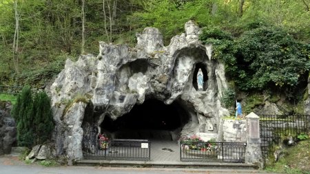 Réplique de la La grotte de Massabielle (Lourdes).