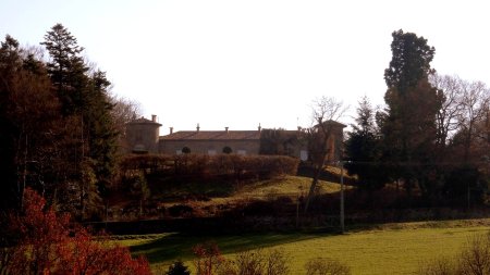 Zoom sur le château de Lafay.