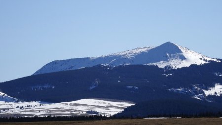 Coup de téléob sur le versant nord du mont Mézenc.