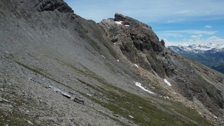 Vue arrière vers le Rocher Blanc, lors de la montée vers le replat 2880m.