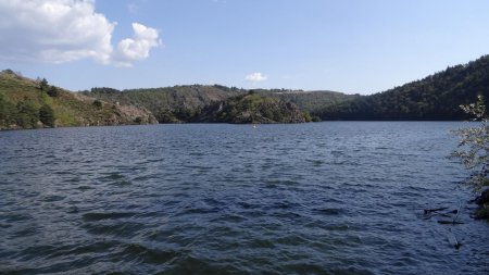 Lac et île de Grangent.