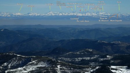 Le mont Aiguille est visible du Mézenc !