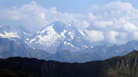 Aiguille des Glaciers (Mont Blanc sous les nuages)