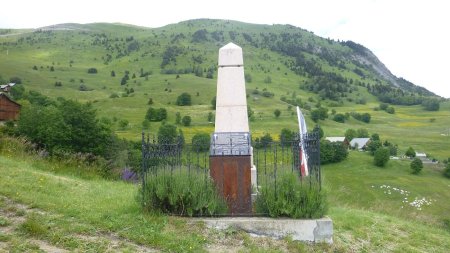 Monument aux morts de Villard Reculas et son Signal (ou Bras)