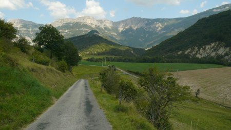 Chemin des Tonils vers la Route du Val de Quint.