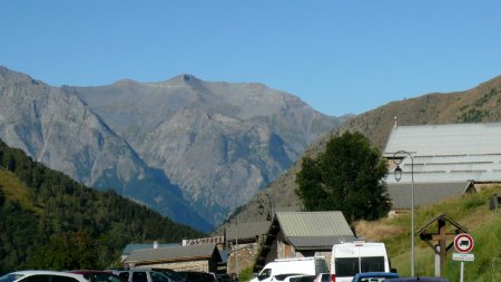 Du départ ou l’arrivée regard sur le Pic du Col d’Ornon.