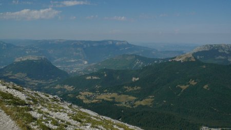 Du sommet, regard vers la Vallée de l’Isère.