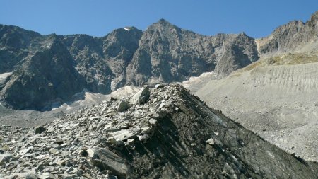 Glacier d’Arsine sous le Pic du Glacier Blanc (3614m), et le Pic du Glacier d’Arsine (3527m).