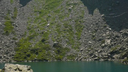 De la presqu’ile du lac du Crozet, regard sur le funambule qui nous a donné un beau spectacle.