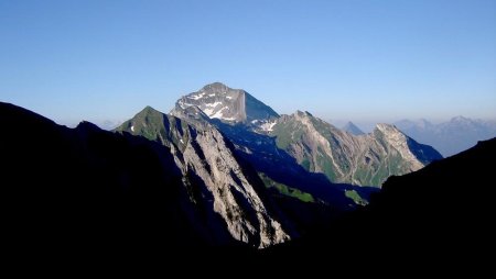 La belle silhouette du Mont Charvin.