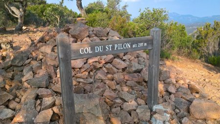 Au Col du Saint-Pilon (281m)