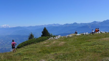 Depuis le plateau - Le Mont Blanc, La Lauzière et Belledonne