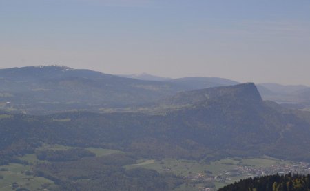Mont Tendre à gauche, Dent de Vaulion et La Dôle au fond