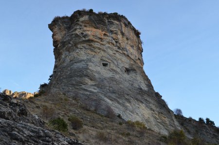 Le Castel Tournou, un étrange gruyère défiguré pour des raisons militaires