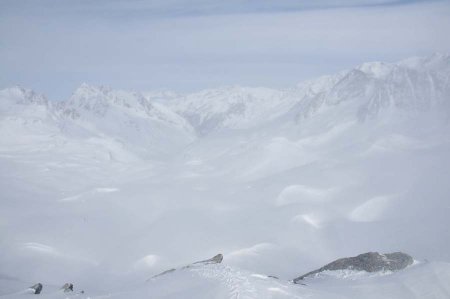 La vue vers Péclet Polset brouillée par les tourbillons de neige