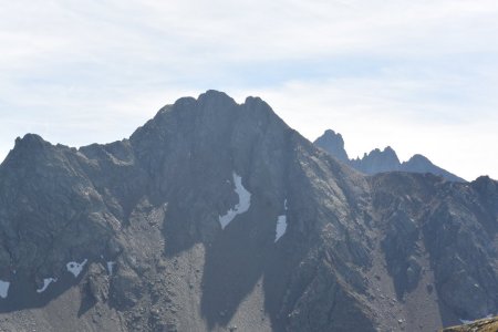 Roche Noire et Grand Pic et Croix de Belledonne en arrière-plan