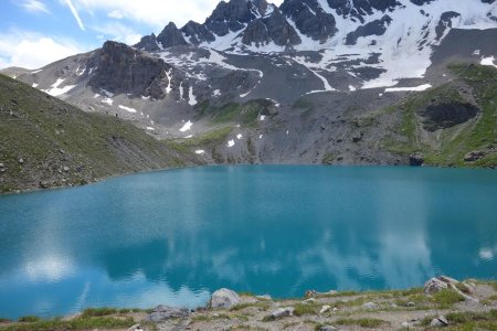 Le Lac Sainte-Anne et son magnifique bleu