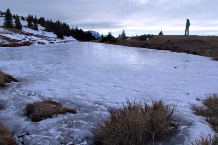 Lac de Séchident bien glacé encore ;-)