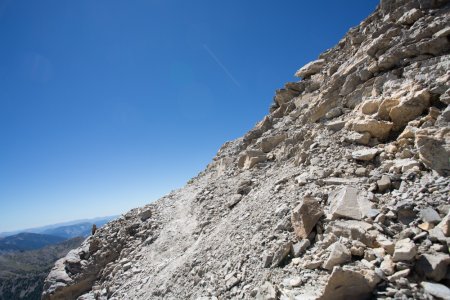 l’accès au sommet du mont Pelat