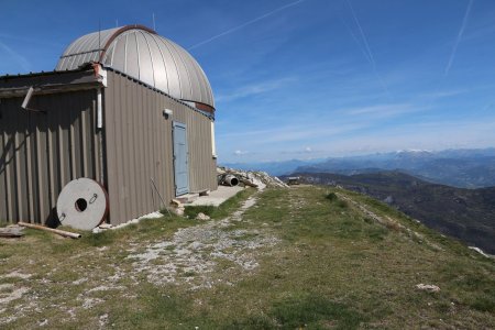 L’observatoire au sommet.