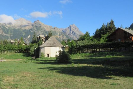 Le-Mônetier-les-Bains : Source thermale de la Rotonde