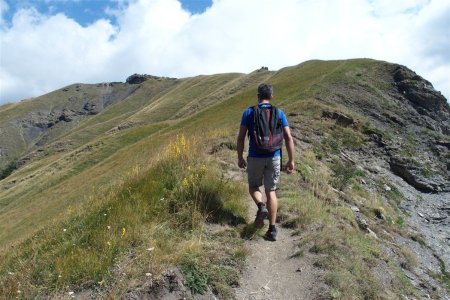 En route vers le Queyrelet (le sommet est le rognon rocheux à gauche)