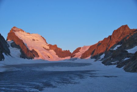 Panorama large sur le Glacier Blanc