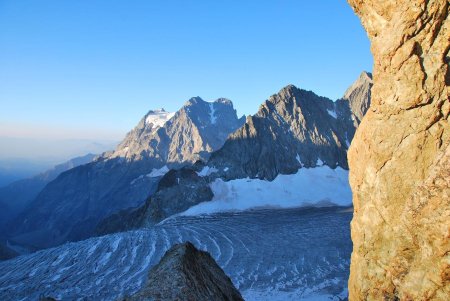Le Pelvoux et le Glacier Blanc depuis le départ de la voie d’ascension