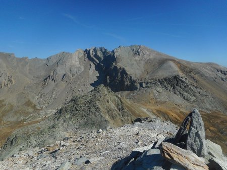 Au point 3018 m, vue sur le Tête du Roure en 1er plan.
