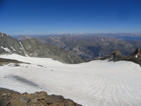 Le glacier du Monêtier avec au fond le Mont Blanc