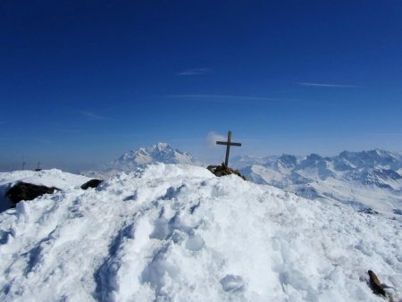 La croix devant le Mont Blanc.