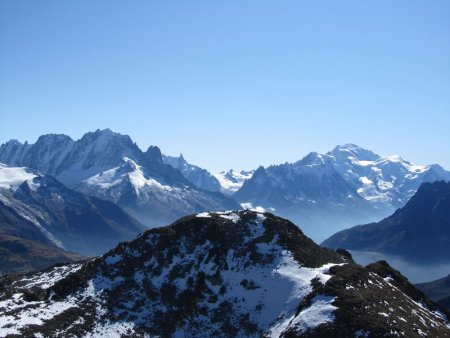 Le sommet face au Mont-Blanc.