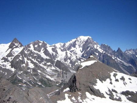 Pointe de Léchaud devant le massif du Mont Blanc.