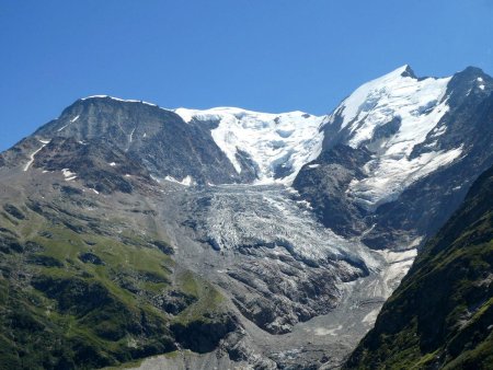 Le Dôme du Goûter, glacier et Aiguille de Bionnassay.