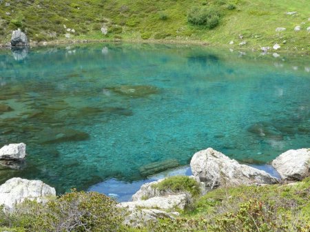 Une couleur magnifique et rarement vue personnellement (à part certains lacs du Valgaudemar).